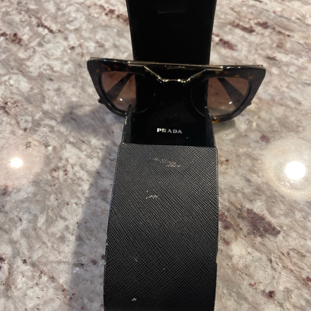 Prada Black and Brown Havana Sunglasses - Picture 8 of 10